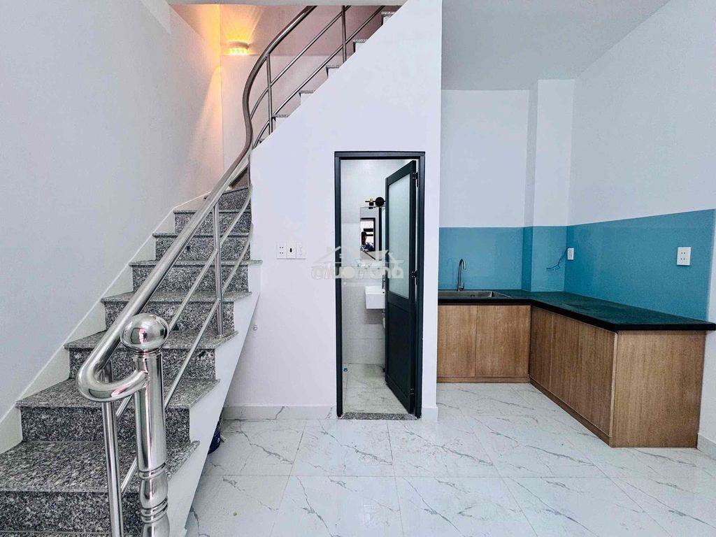 Q1 cách mặt tiền hoàng sa 1 căn - căn góc nhà 2 tầng đúc - 30m2 - 2pn - 2