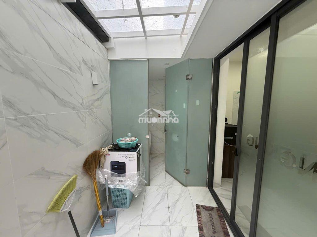 Cho thuê văn phòng tầng trệt kdt vạn phúc city giá 12tr - 3