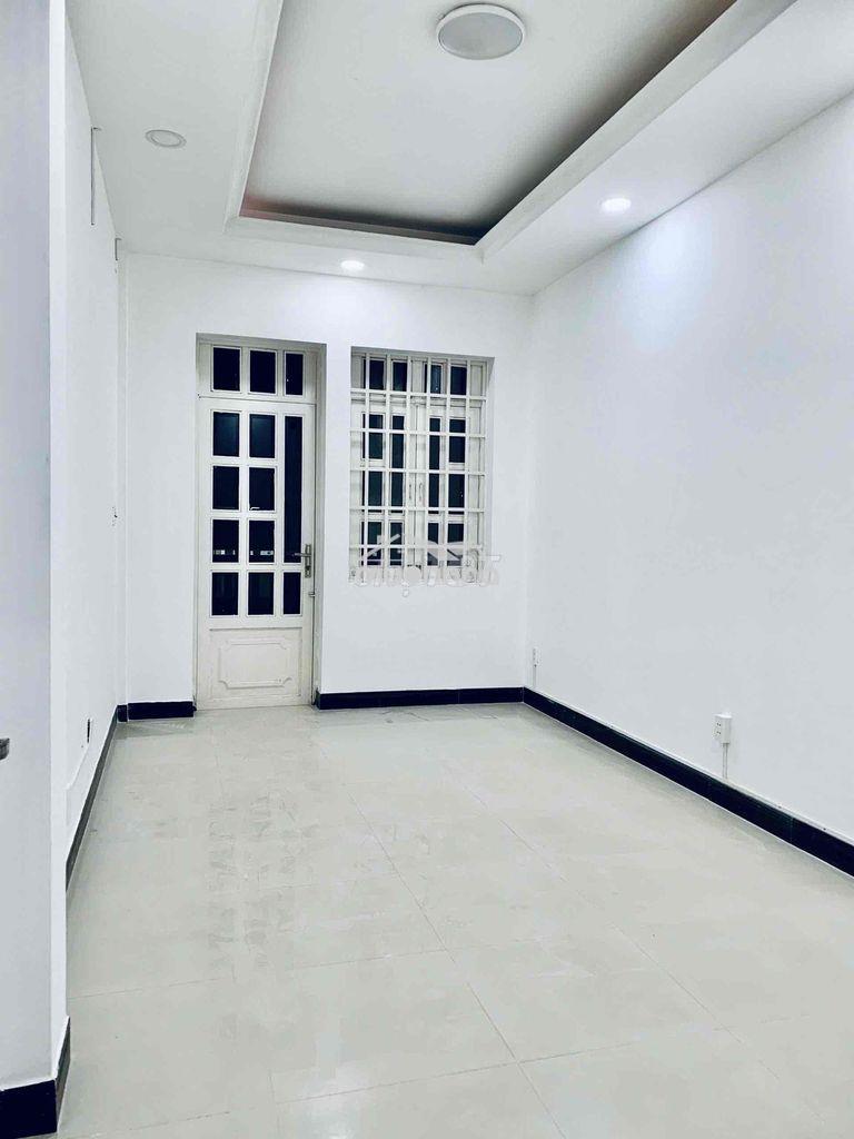Nhà mới, 1 trệt 2 lầu có sân thg 🍃🍃, 3p. ngủ + 1p. làm việc ok - 2