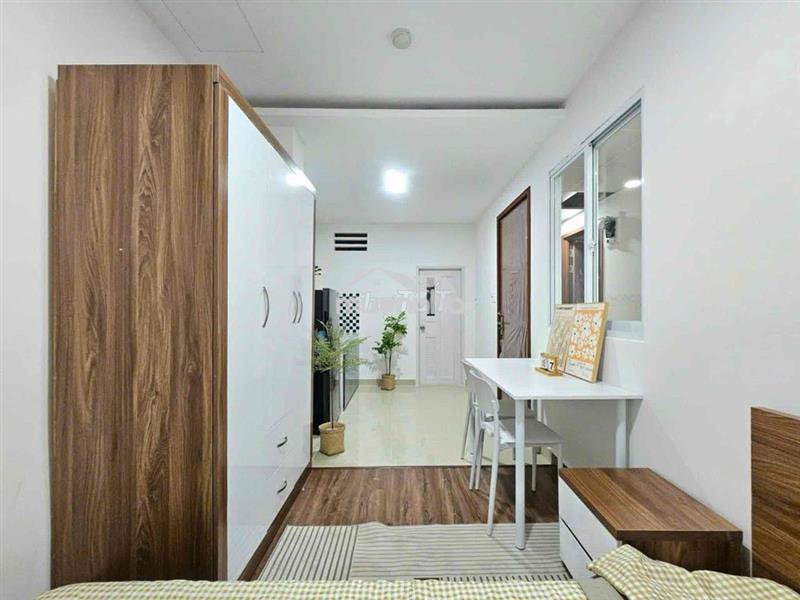 Phòng bếp xa giường - full nt - cửa sổ thoáng khí