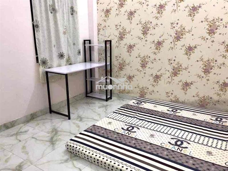 Cho thuê phòng thoáng mát sạch sẽ có cửa sổ, gần công viên