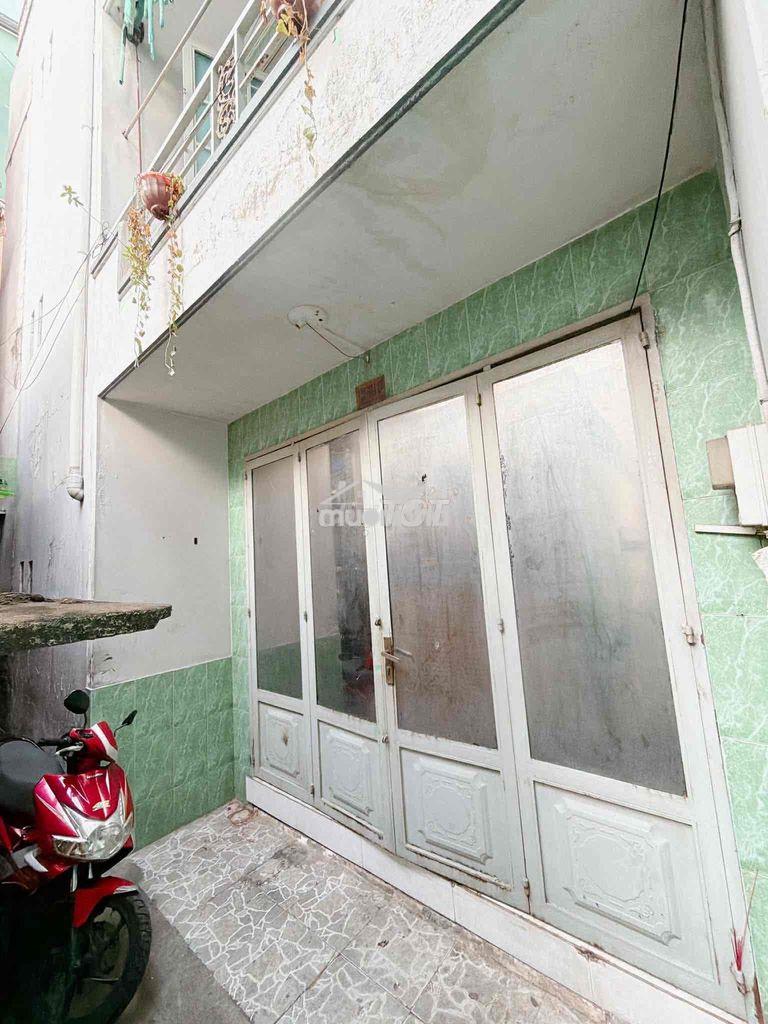 Nhà bán giá tốt tôn đản q.4