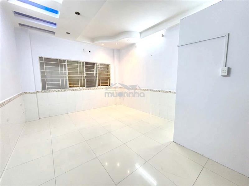 Phòng cửa sổ giá rẻ ngay chợ thạch đà 