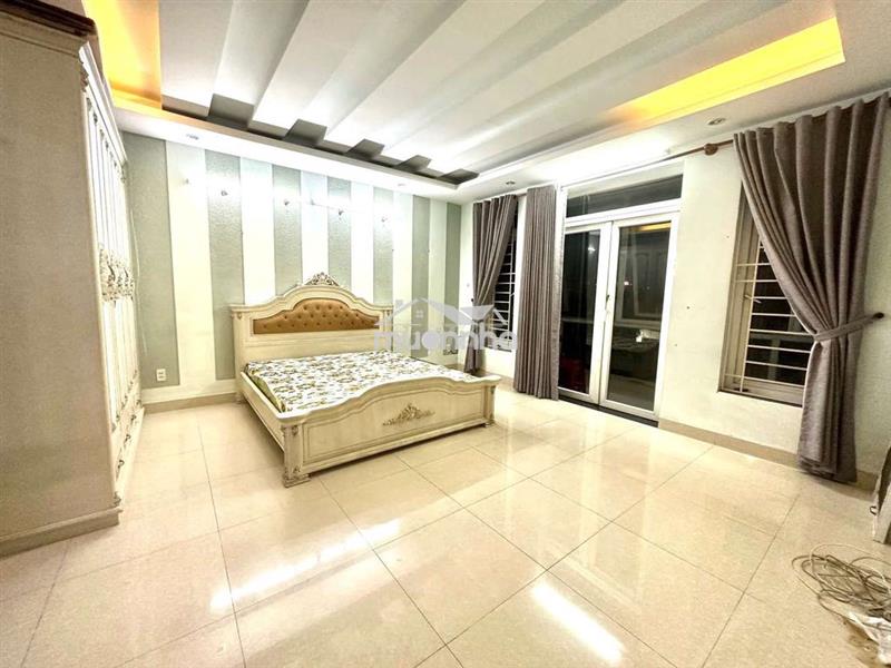 Phòng trọ ngã tư ga