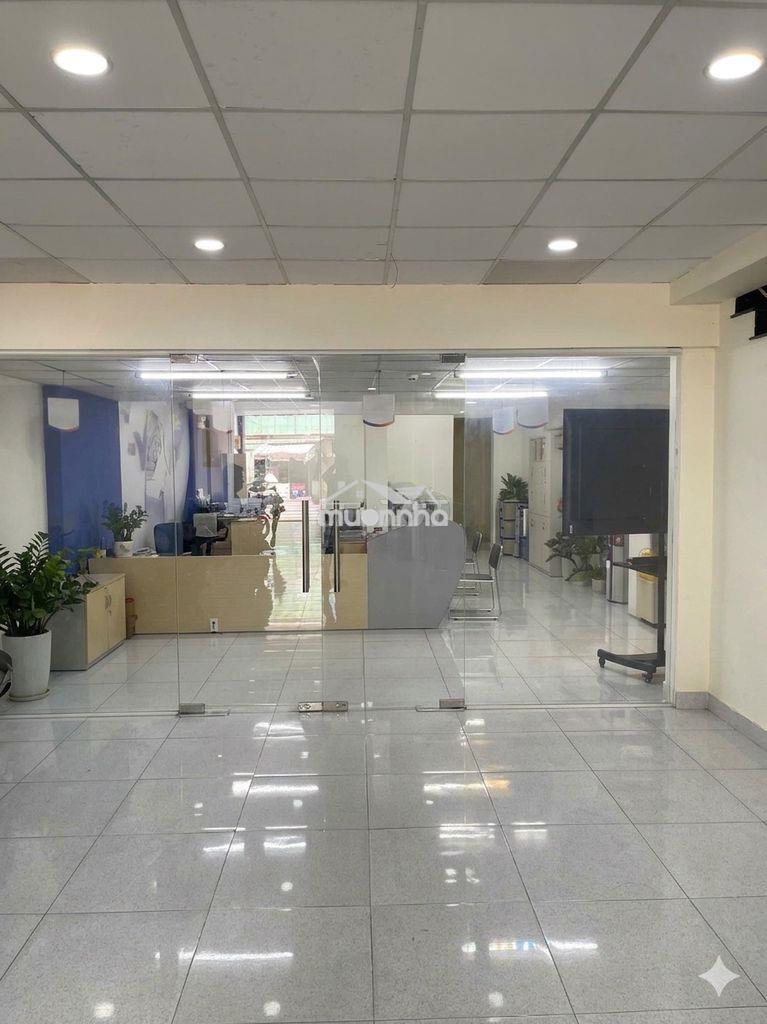 Cho thuê nhà mặt tiền trung tâm quận 3 - ngay chợ hoà hưng (400m²)