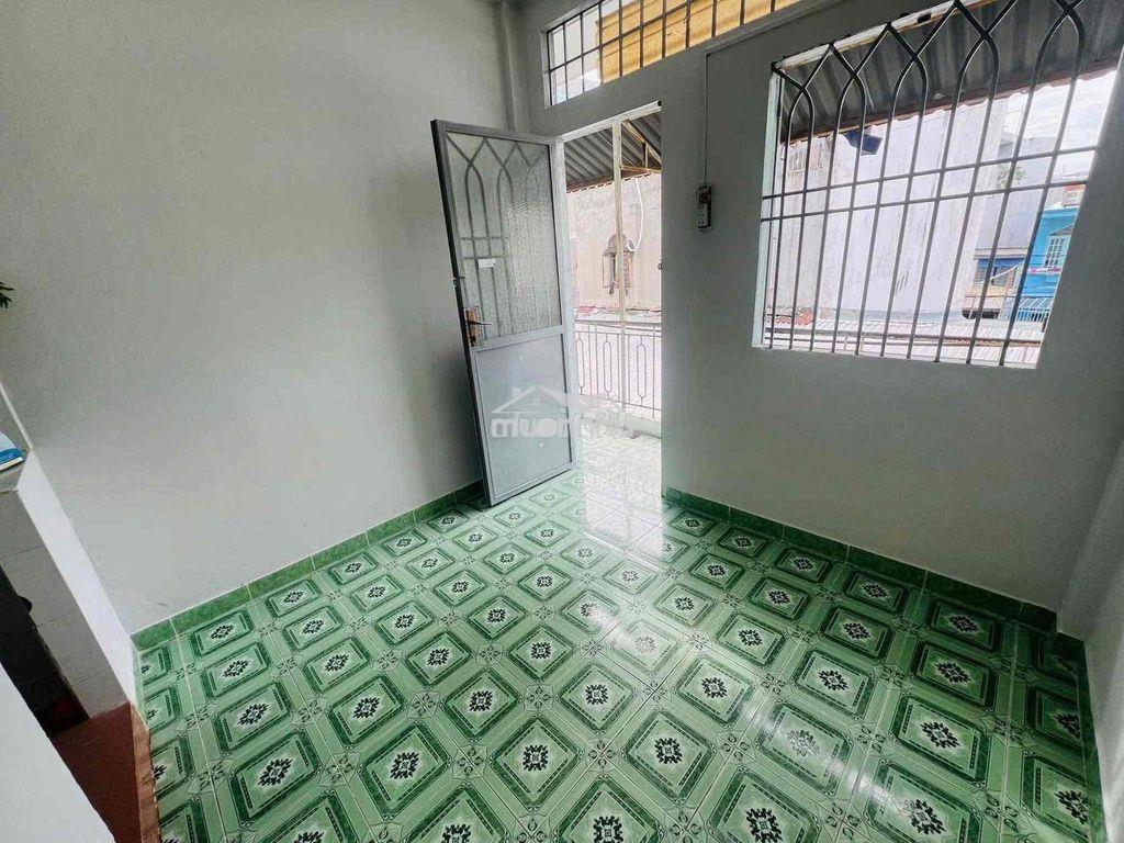 Phòng ban công cửa sổ ngay đặng thuỳ trâm cạnh emart - 4