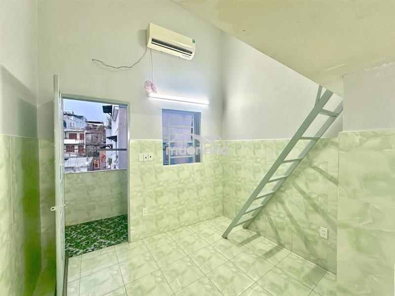 Gác cao, view ban công thoáng mát, có ml - ngay ngã tư thủ đức
