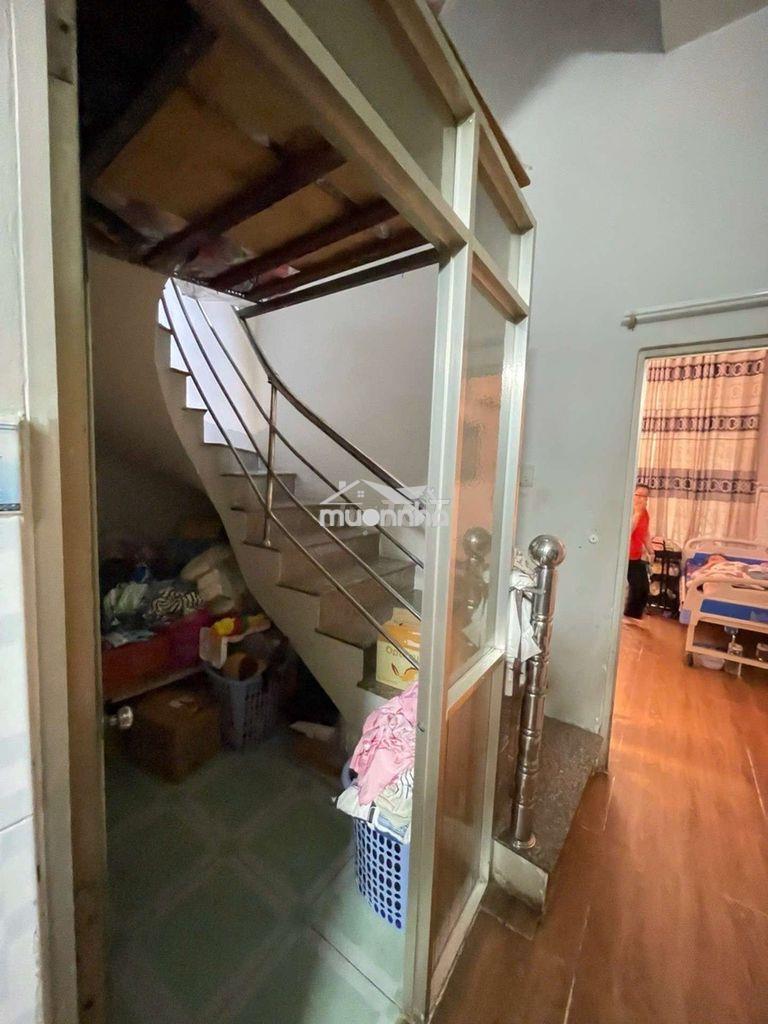 Ngay đường bà hom q6 - nhà chính chủ trang bìa shr đẹp - 5.3 x 12m - 2