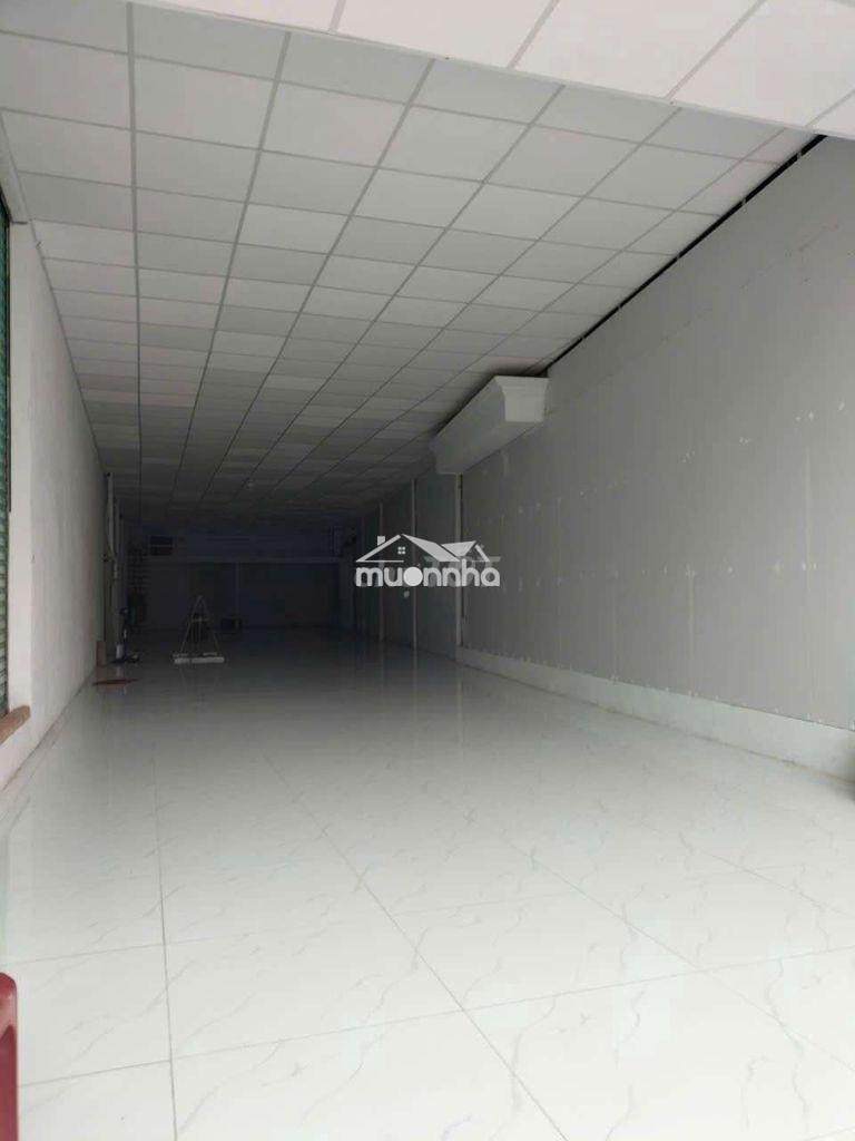 Xưởng 250m2 - nền gạch