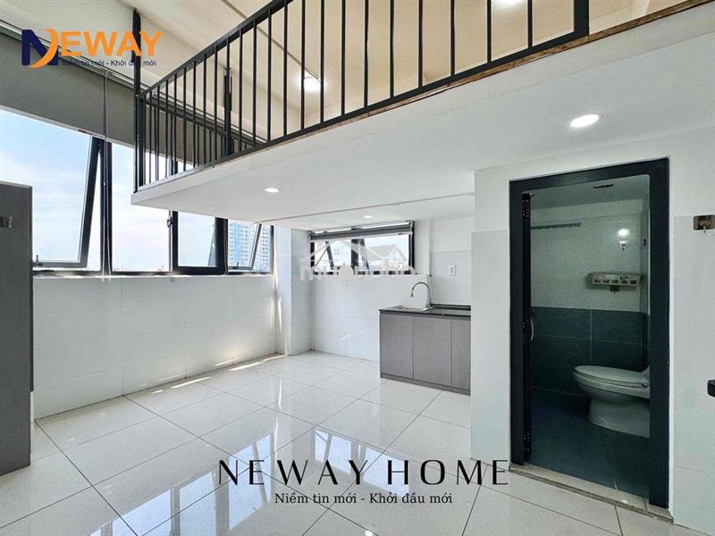 Chdv duplex cao cấp, cửa sổ thoáng mát nằm gần vòng xoay lê đại hành