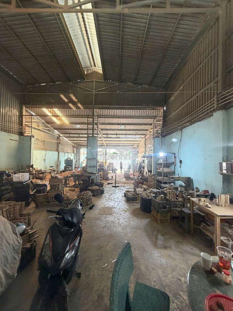 Xưởng an thạnh 250m giá 15tr đường cont