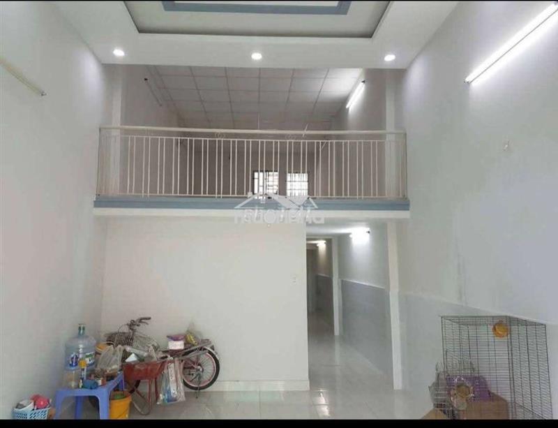 Cho thuê nhà 4 x 25m trệt lửng 2pn, 3vc có sân rộng nguyễn hữu tiến