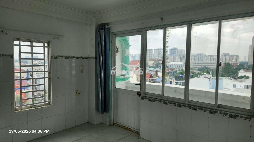 Phòng bancon thoáng mát. nhiều cửa số không khí lưu thông - 4