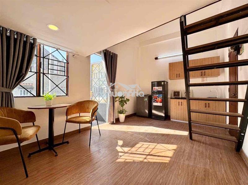 Cho thuê các phòng rộng 40m² có ban công cửa sổ ngay trung tâm q10