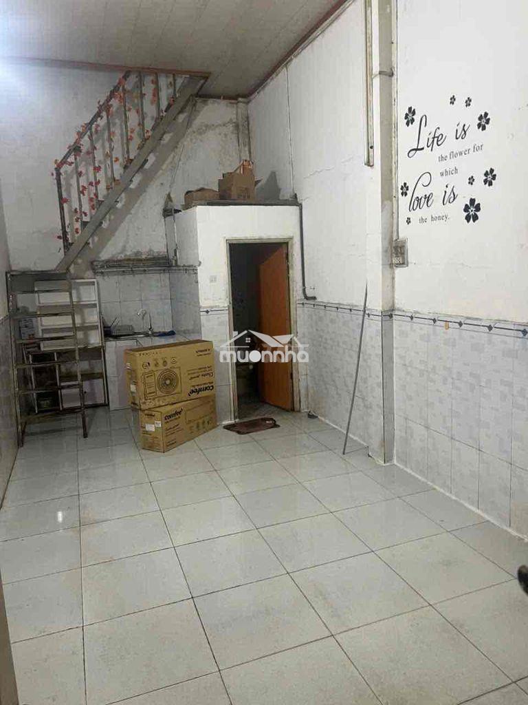 Cho thuê nhà trọ gần chợ ngã 3 bầu . gần trường nguyên hữu cầu