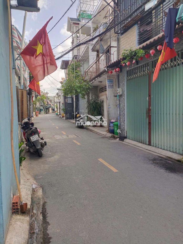 Nhà đồng hành lâu năm nay bán lại
