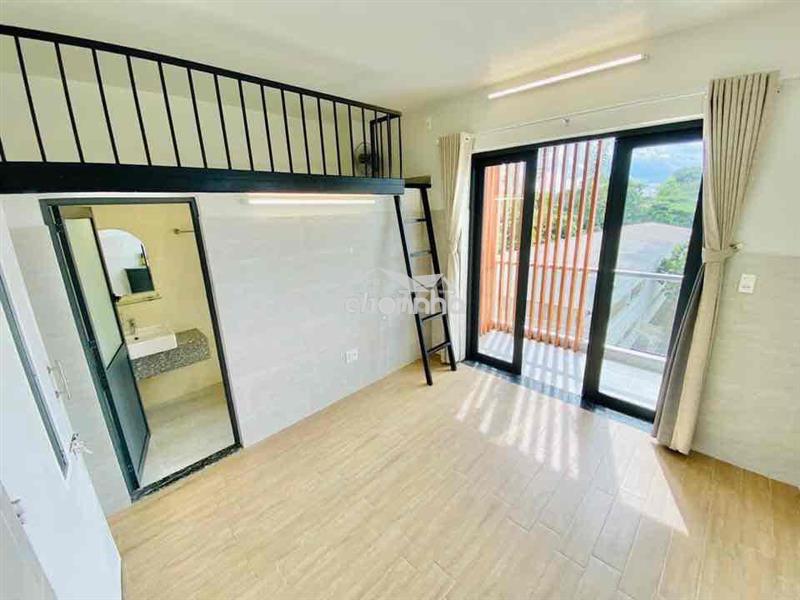 Phòng giá tốt  ban công, cửa sổ mới 100% ngay lạc long quân, hoà bình
