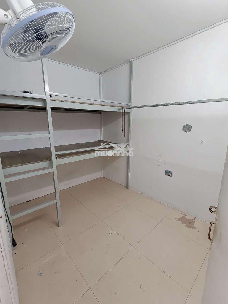 PHÒNG TRỌ SINH VIÊN 1 TRIỆU 800 / PHÒNG /TRUNG TÂM QUẬN 4