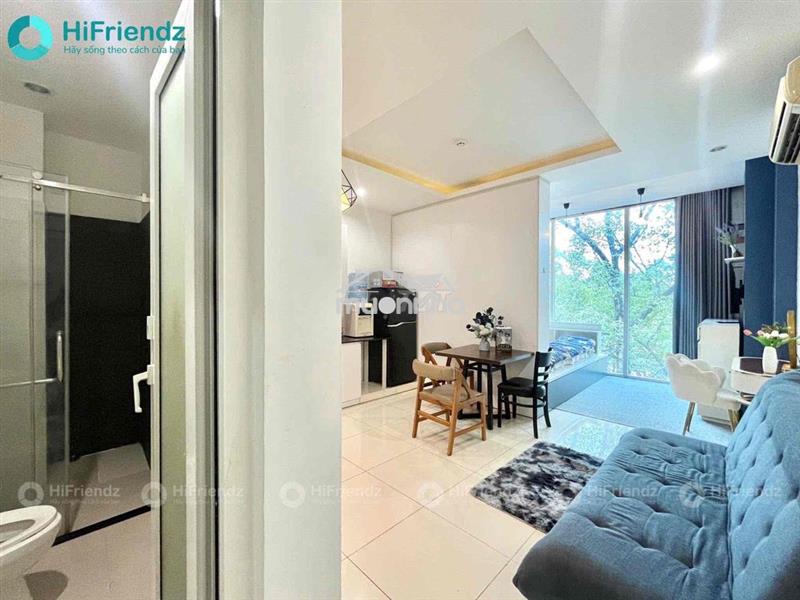 Căn hộ 1 phòng ngủ 50m2 tách bếp có ban công mặt tiền gần đại học y