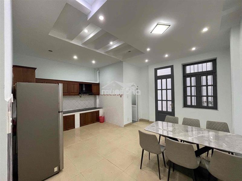Cho thuê nhà phố quận 7 huỳnh tấn phát . gia: 30 tr