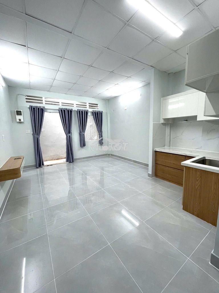 Tôi bán gấp nhà mới đẹp ở ngay sát đh công thương, aeon mall, giá tốt