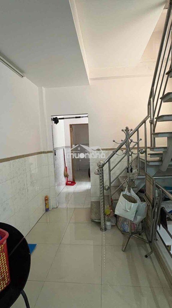 Quận 5 - 4 tầng btct - hxh - 10m ra mặt tiền - ngay chợ - sát đhyd . - 2