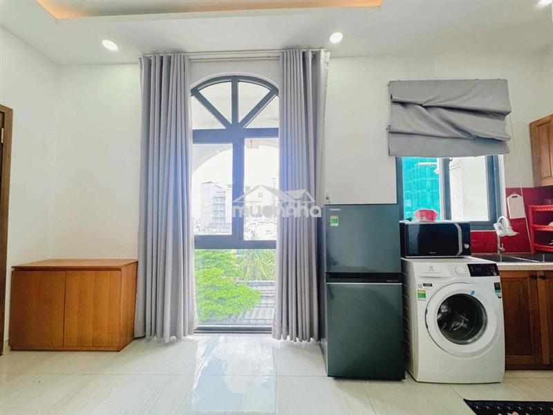 Căn hộ studio cửa sổ trời mặt tiền phú nhuận