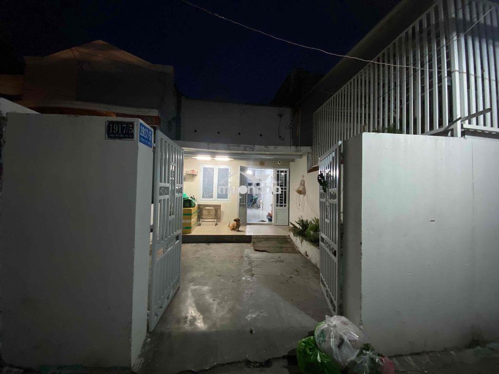 Nhà cấp 4 cho thuê , cực rộng 4x25. có sân để xe thoải mái - 2