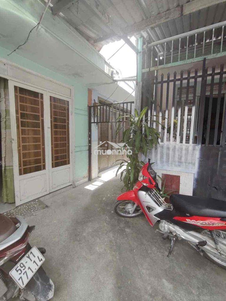 Nhà cấp + gác lửng