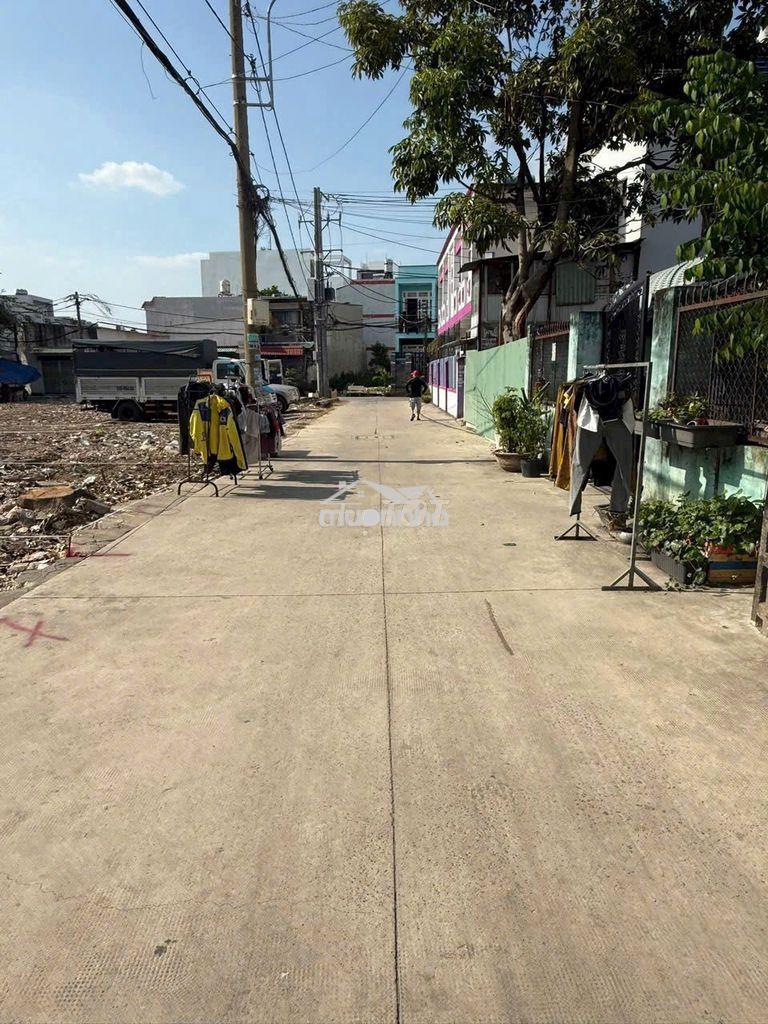 Em chuyên tư vấn mua bán nhà đất hóc môn,anh chị liên hệ  em nhé - 2