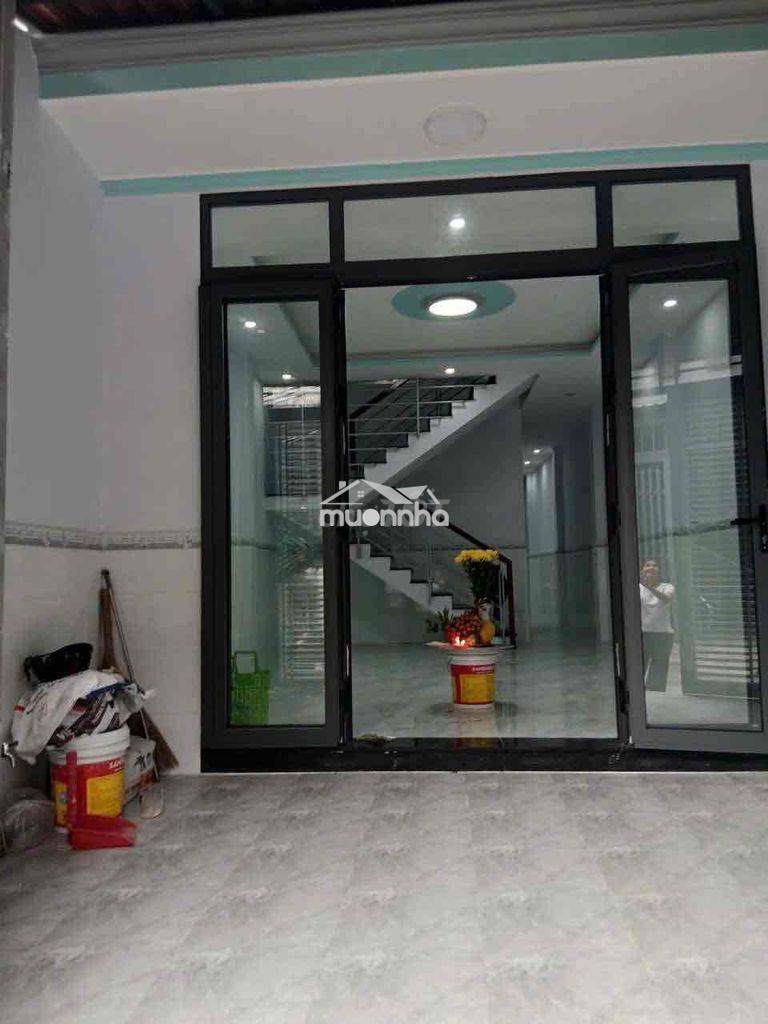 Cho thuê nhà mới tinh sạch sẽ gần chợ lê thị ngay ấp 1 vla có 3p ngủ - 2