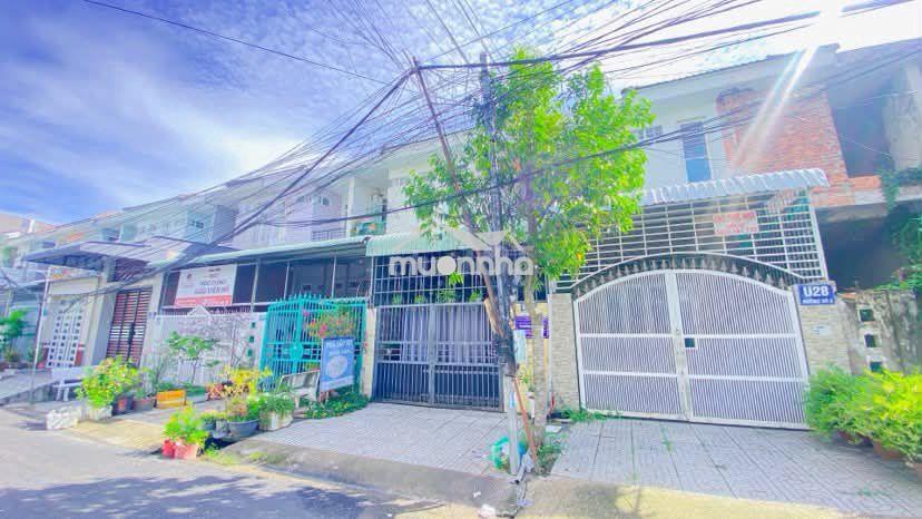 Cho thuê nhà 3 phòng ngủ có sân rộng khu cic8 tiện văn phòng 7 triệu - 3