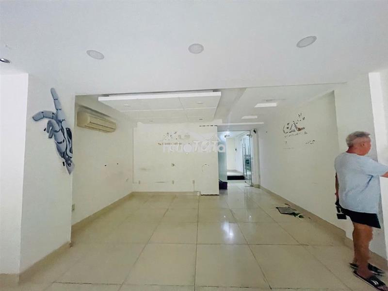 Có thang máy - nhà an dương vương, q5 - dt 5x24m, hầm 3tầng