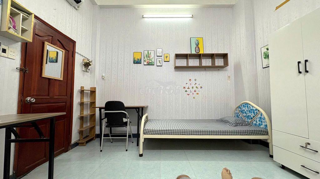 Cho thuê nguyên tầng: 1 phòng ngủ + 1 bếp + đủ nội thất - riêng biệt. - 4