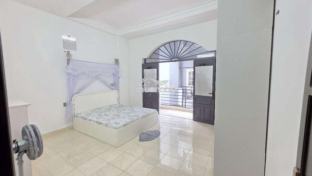 Bán nhà 1 trệt 3 lầu lê thị hoa - cạnh ql1a, sổ hồng 50m2, 4pn 4wc - 4