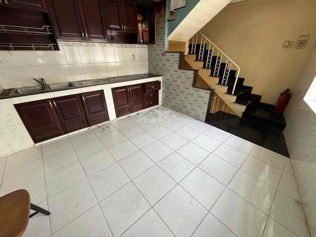 Lạc long quân q11 hẻm 4m trệt 3 lầu st 2 pn 3 wc 9.5 triệu - 2