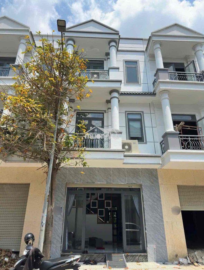 Nhà 1 trệt 2 lầu ngay vòng xoay kim hằng
