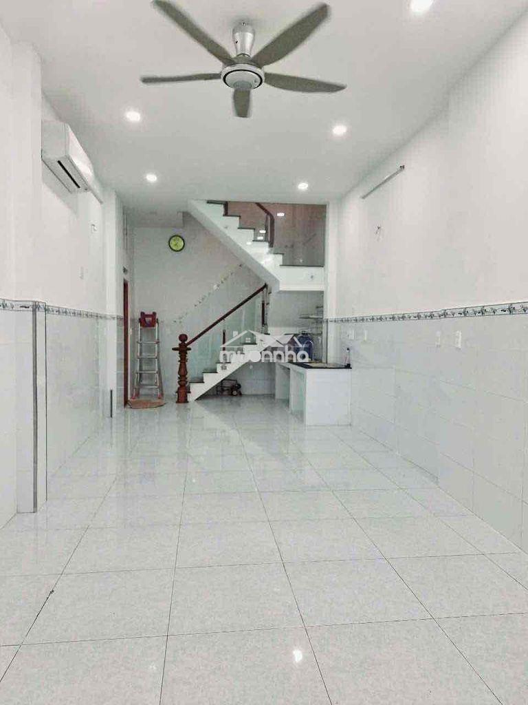 Nhà 2 phòng sẵn máy lạnh hẻm xe tải bà hom