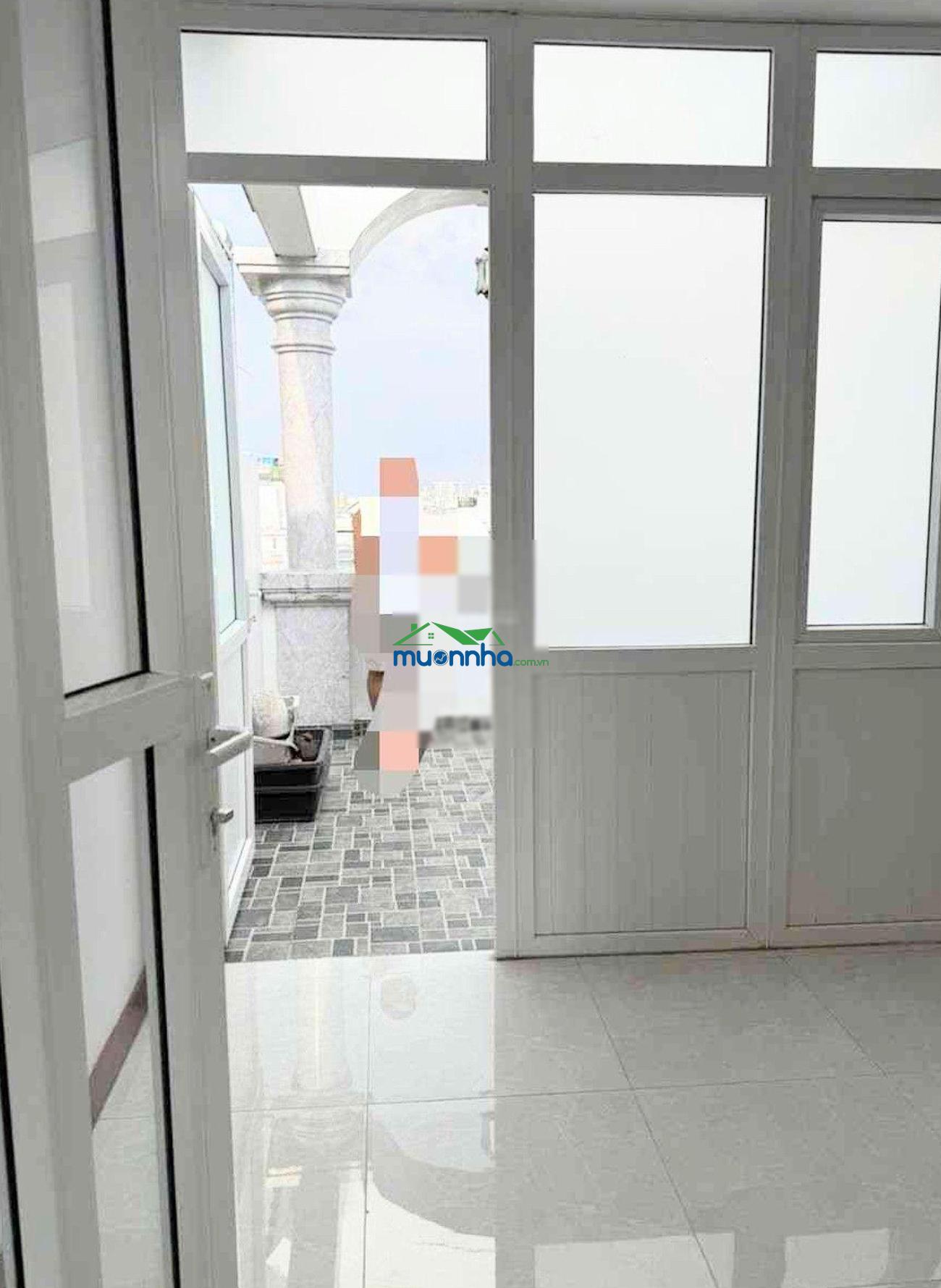 Khu phân lô hoa sữa, nhà 5 tầng 4 pn khép kín, xe hơi ngủ trong nhà