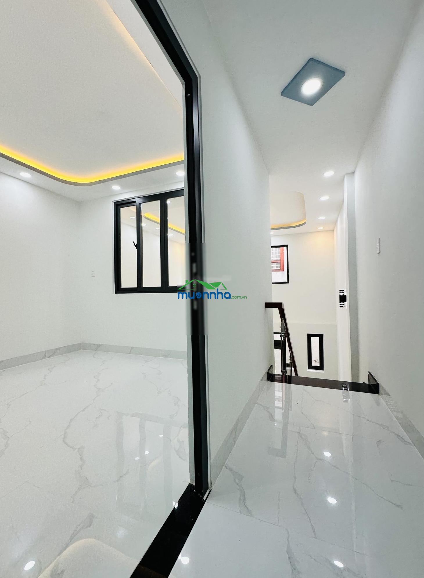 Nhà mới xây luỹ bán bích - hẻm lớn - 4,4x11,5m - 3 phòng ngủ - có pn dưới trệt cho người già