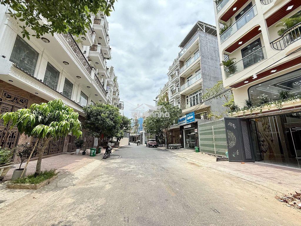 Siêu phẩm ngang 5,5m 4 tầng thang máy hẻm 14m thông khu vip tch 10 - 2