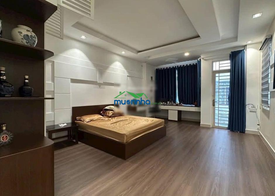 Cần tìm chủ mới bán nhanh nhà trên đừơng cách mạng tháng 8, p4. quận 3. giá chốt. sổ sẵn