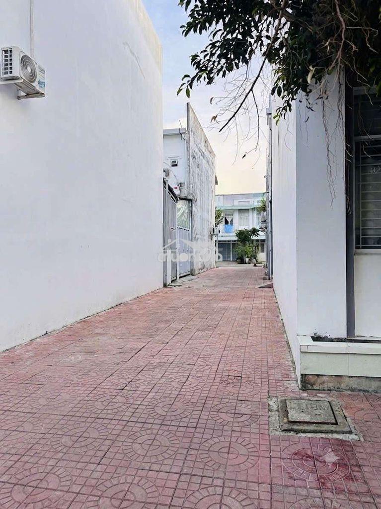 Cho thuê nhà trệt lầu - góc hẻm hông thoáng mát - kdc hoàng quân - 3