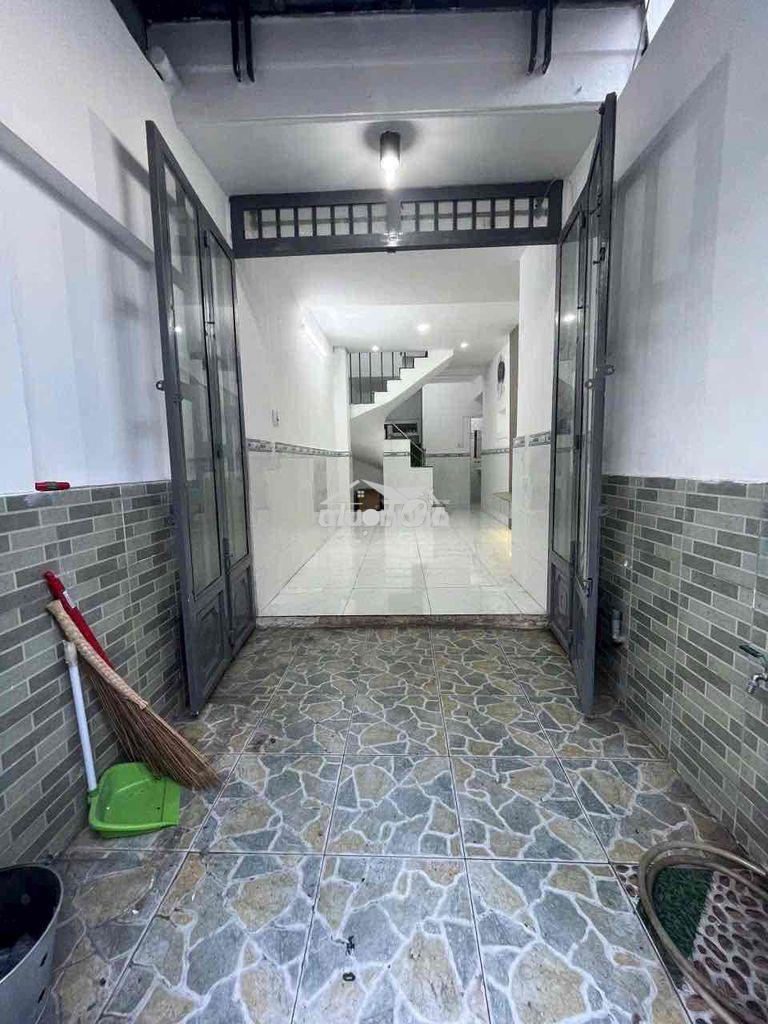 Nhà sát mt nguyễn văn lượng p17 gò vấp 2pn
