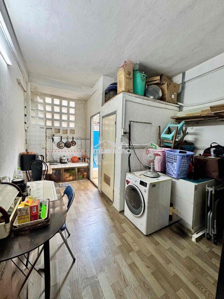 Cần bán gấp căn chung cư lạc long quân phường 5 quận 11