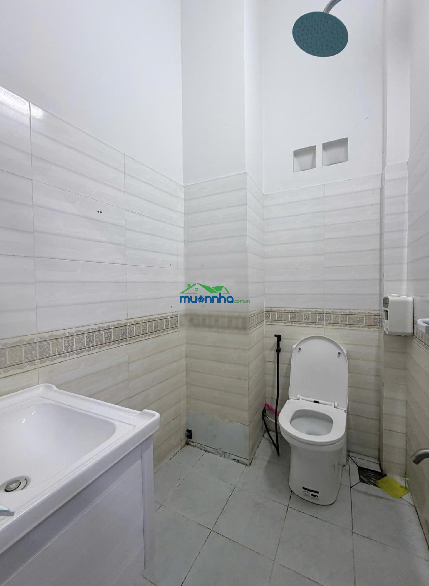 Bán gấp nhà nguyễn hữu tiến 4 x 14m vuông vức full nội thất hẻm xe hơi chỉ 5.5 tỷ