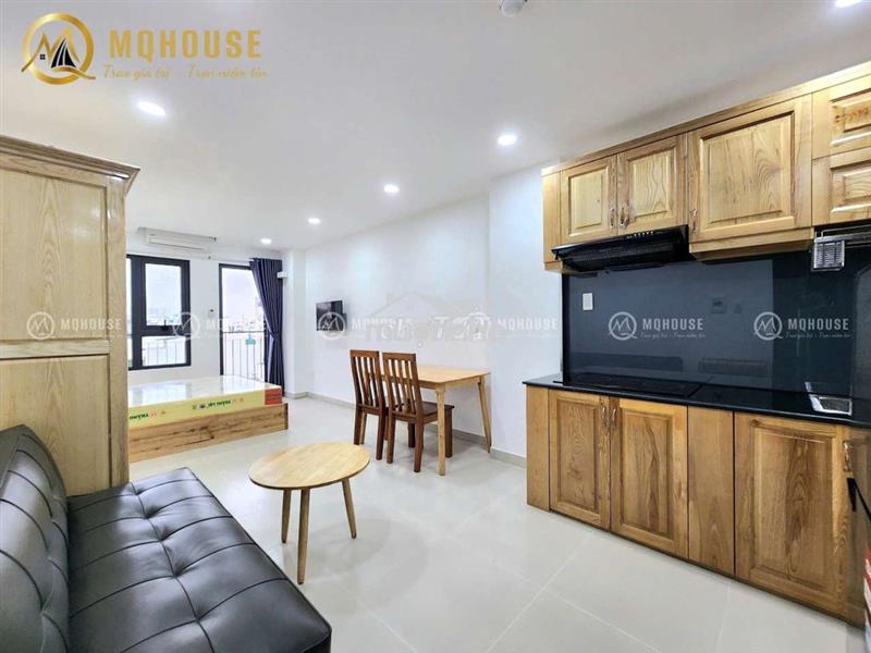 Studio ban công thang máy có bảo vệ