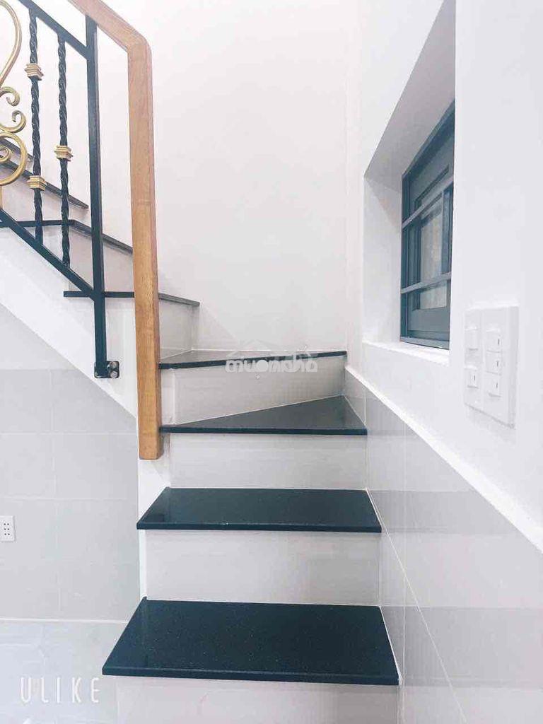 Chính chủ bán nhà 1 trệt 1 lầu - mới tinh - 2