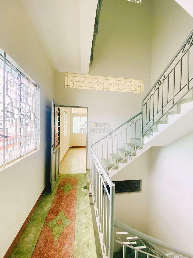 Bán nhà quận 6, đường hậu giang, (4,3x16), sổ hồng chuẩn, hẻm xe hơi - 2