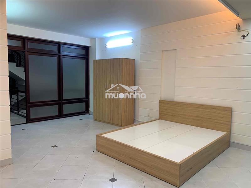 Phòng cửa sổ lớn gần kcx tân thuận q7